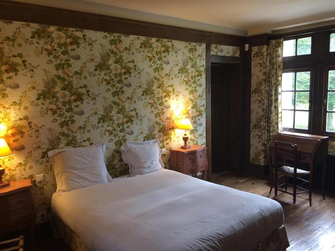 Chambres D'Hotes Manoir De Beaumarchais Les Chapelles-Bourbon Exterior photo